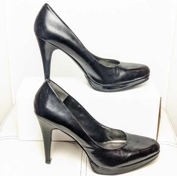 Nine West Black Shoe - Picture 3 of 3